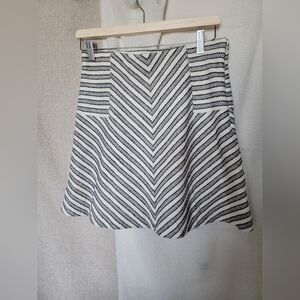 ANN TAYLOR LOFT SKIRT | SIZE S | COLOR WHITE WITH GREY STRIPES